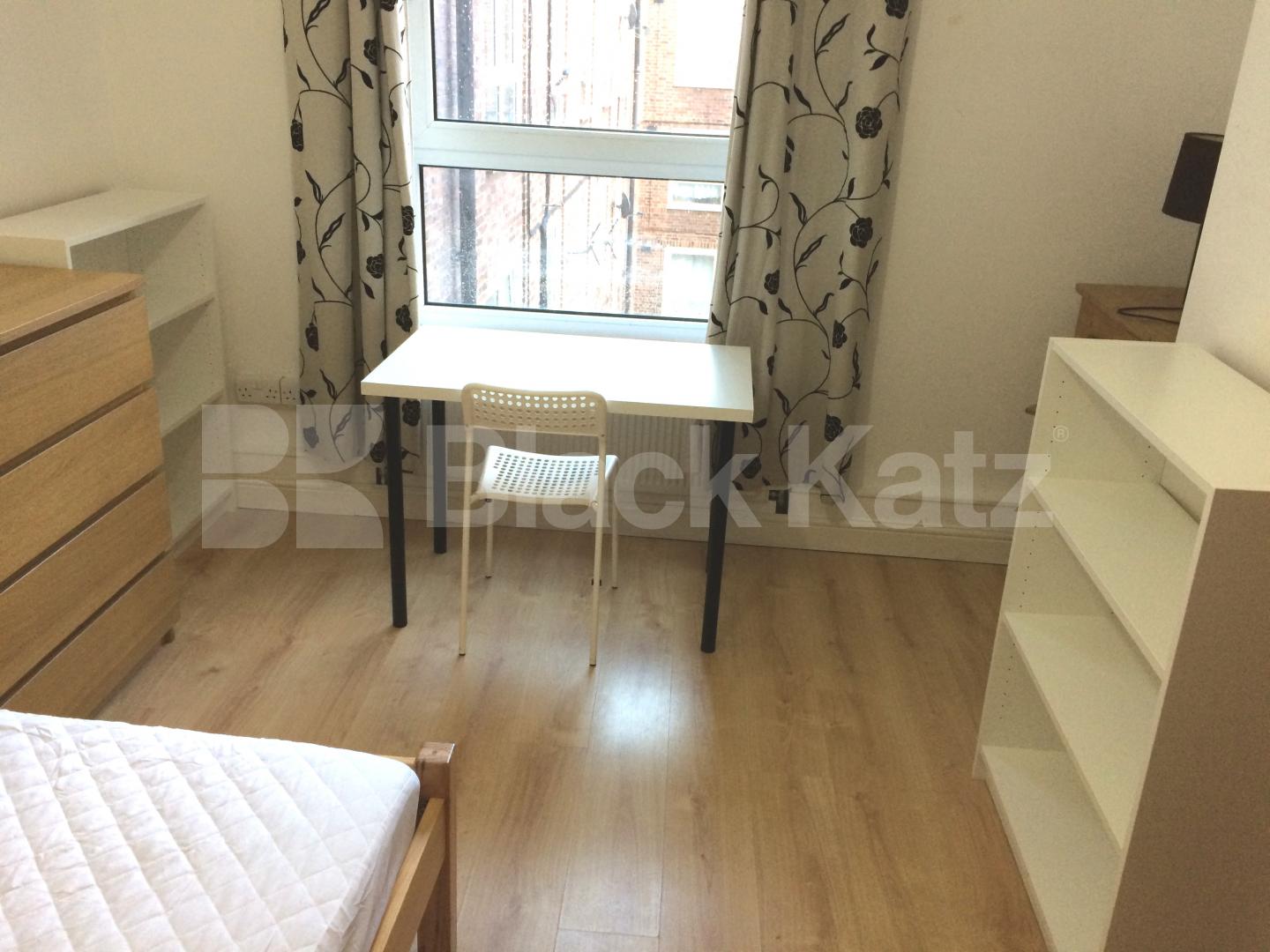 			LET, 2 Bedroom, 1 bath, 1 reception Apartment			 East Street , Elephant and Castle